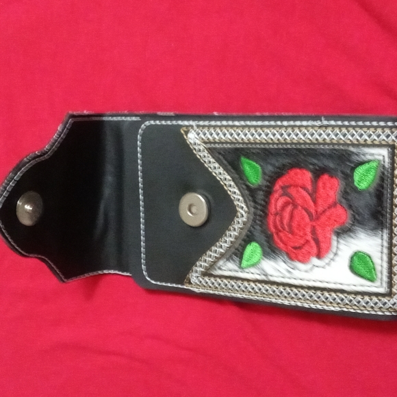 Cellphone  case - Picture 1 of 5